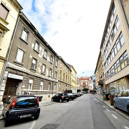 1Br In Central Zagreb & Main Station, Free Parking Apartman Kültér fotó