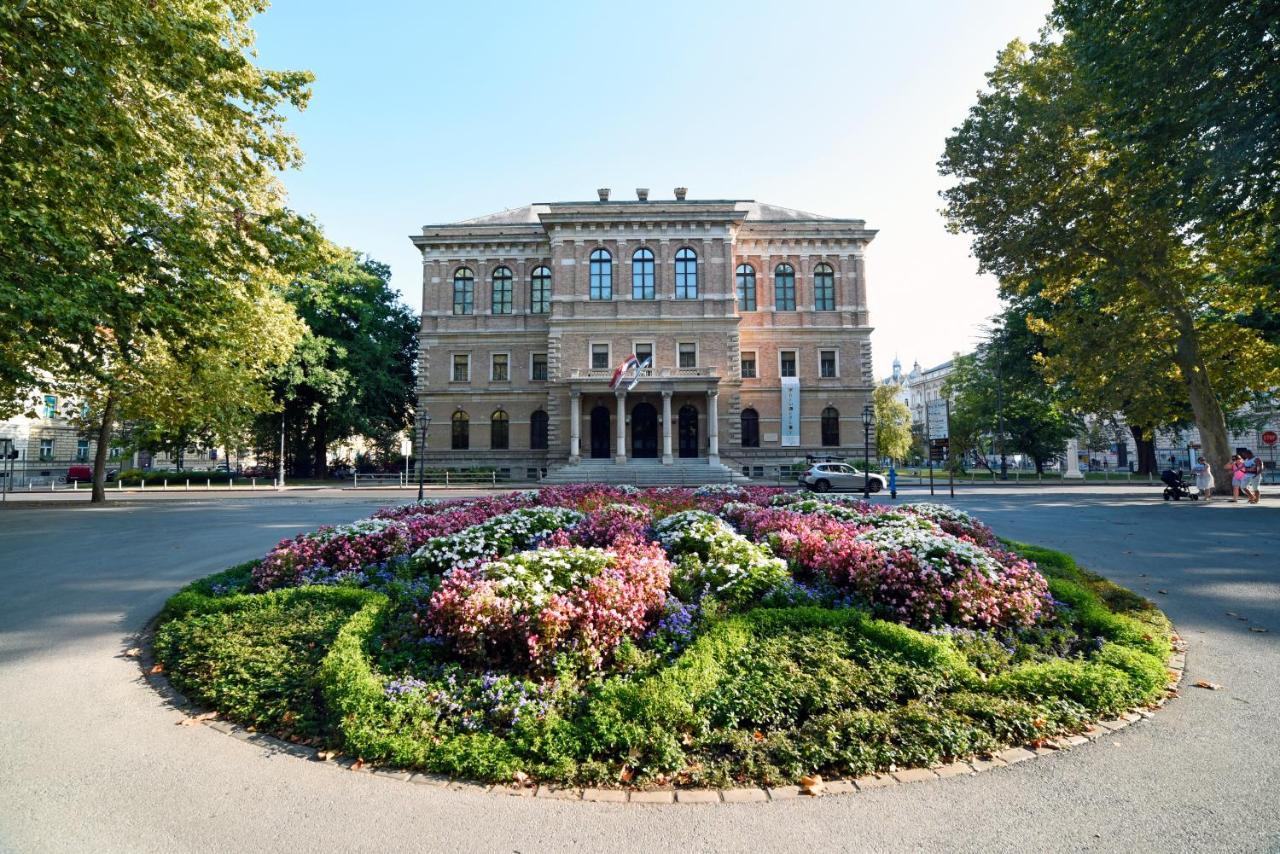 1Br In Central Zagreb & Main Station, Free Parking Apartman Kültér fotó